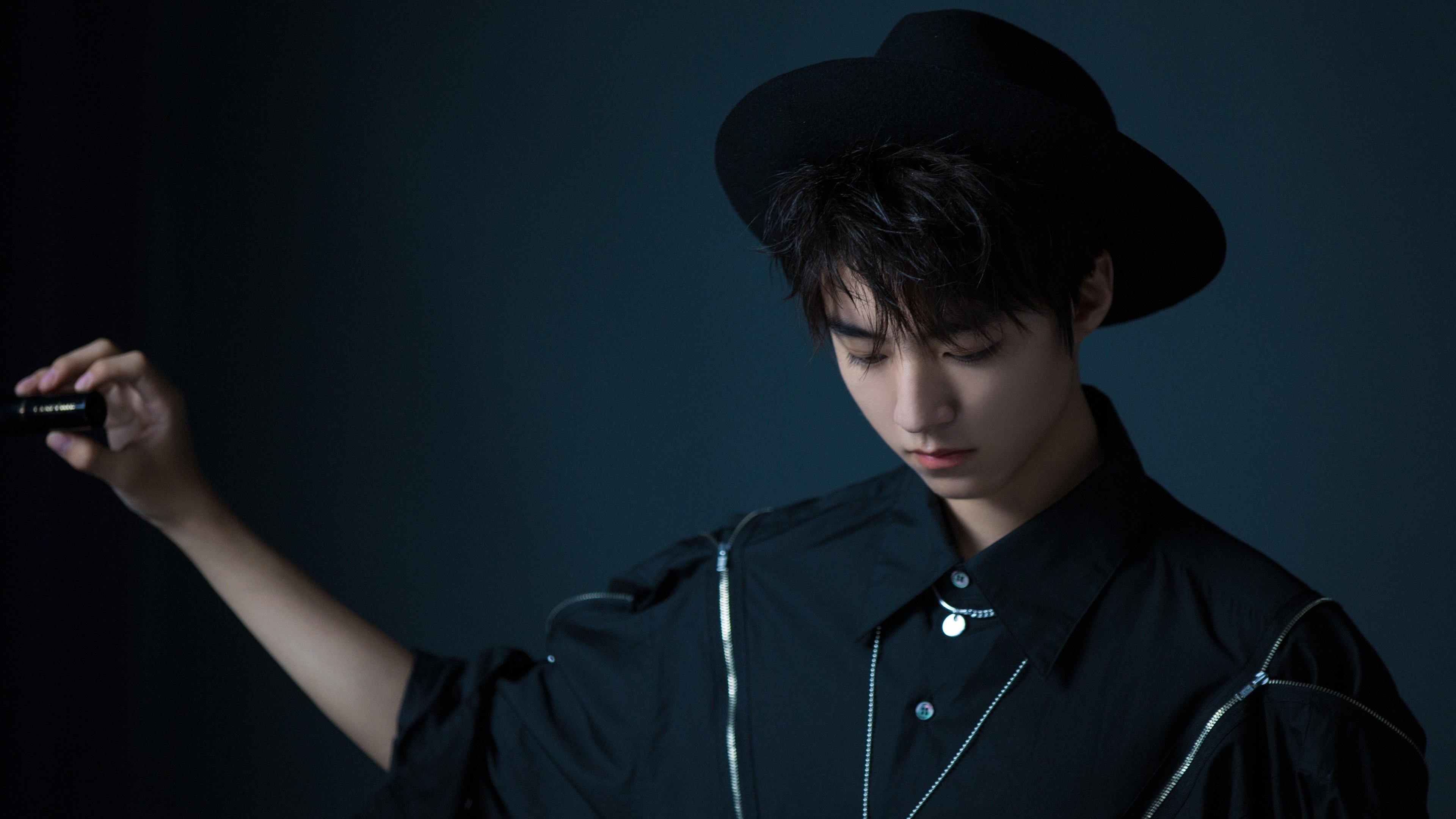 封锁与关键,76人击败山西队,范弗利特主宰比赛