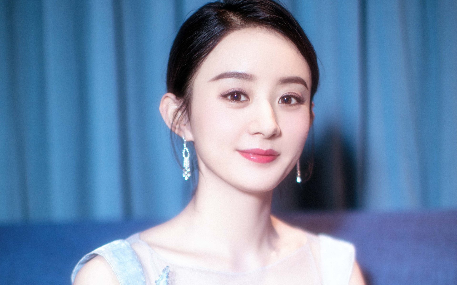 铁血与精密，当乌克兰横扫沙特，斯通斯在德比战重新定义接管