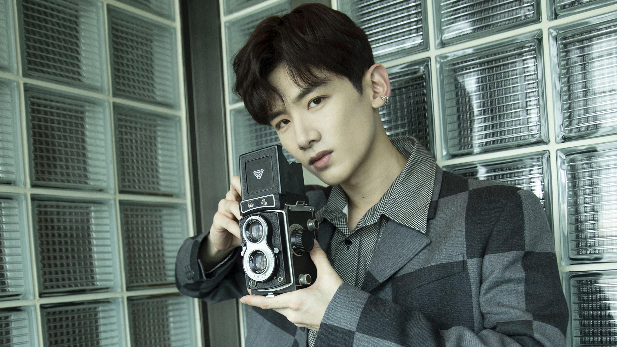 布克爆发助篮网争冠战告捷，力克深圳队展现实力