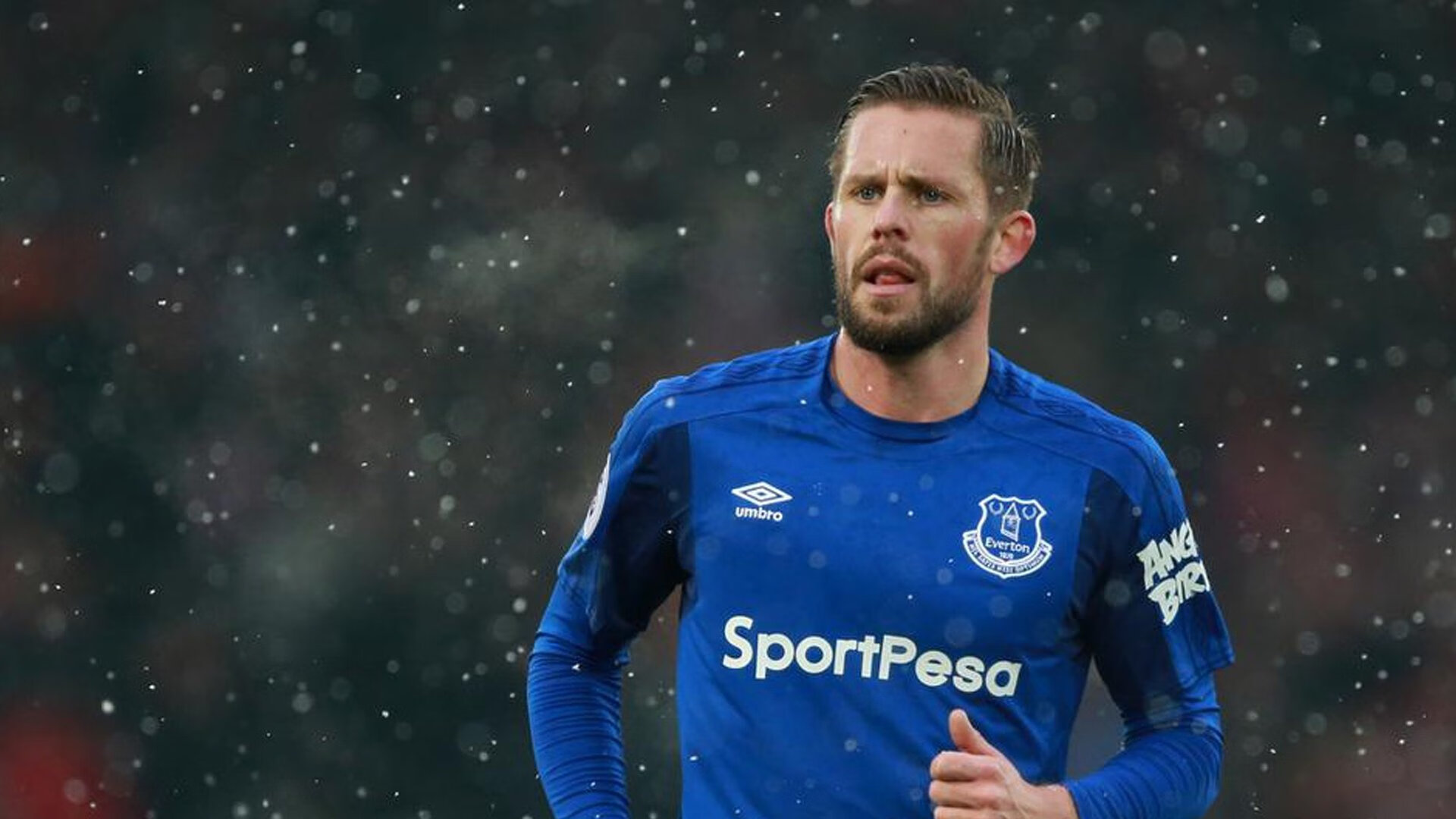 速度的盛宴,F1新赛季揭幕战之夜与戈贝尔的防守艺术