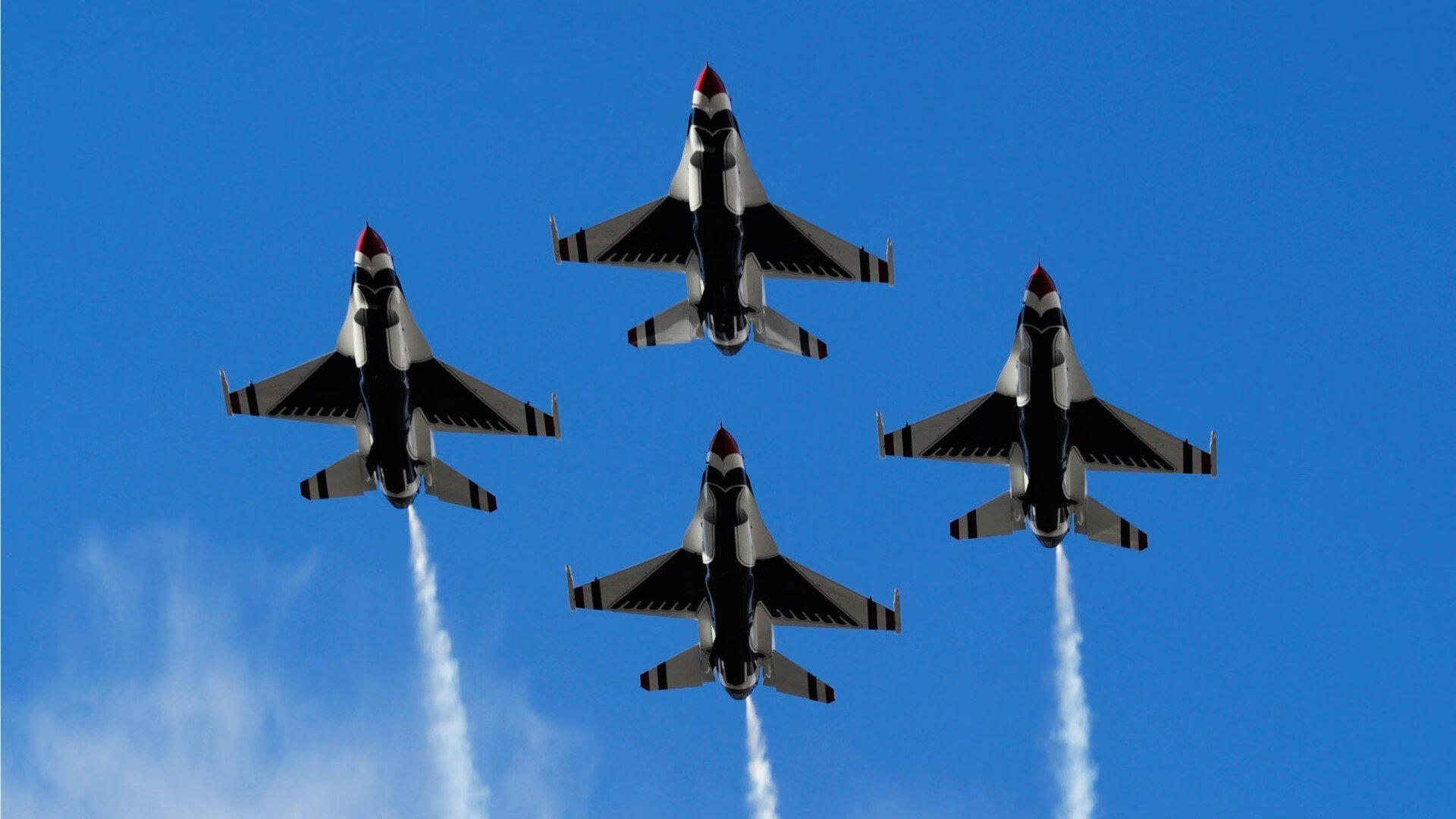 杰伦格林擎天撼地，鹈鹕撕裂深圳队防线