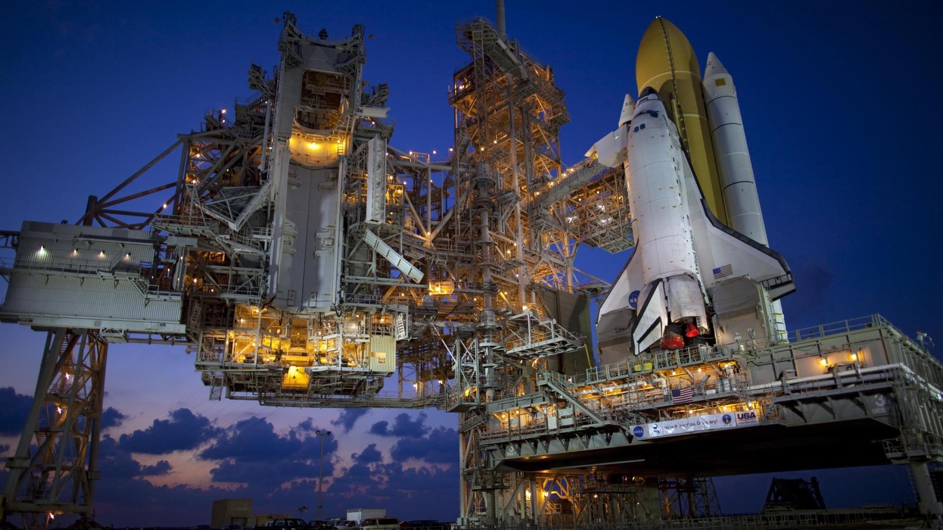 德甲铁血争霸如烈阳，篮球圣城黄昏映王朝暗涌