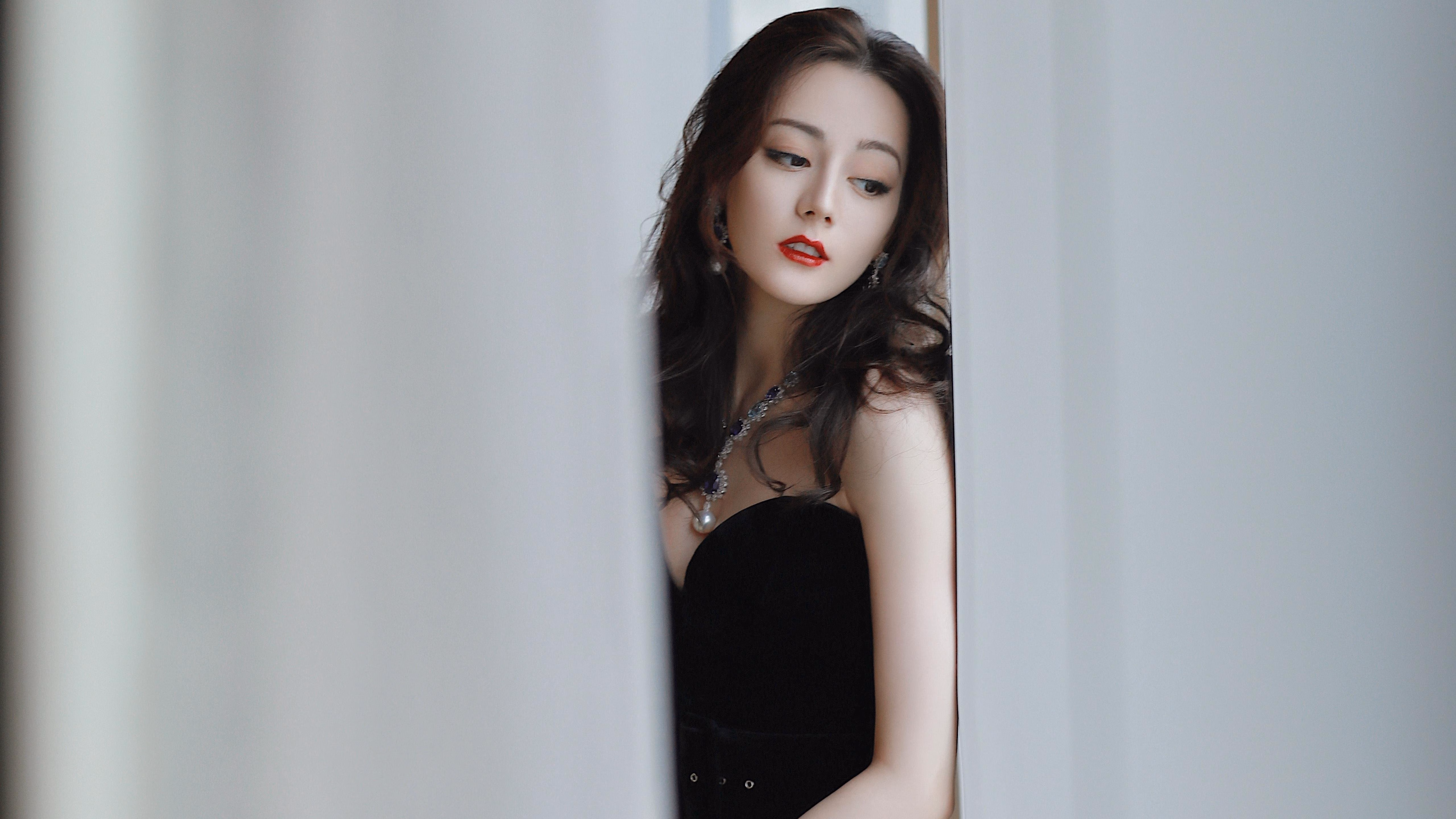 勒沃库森欧战制霸佛罗伦萨，克瓦拉茨赫利亚德甲争冠战接管比赛